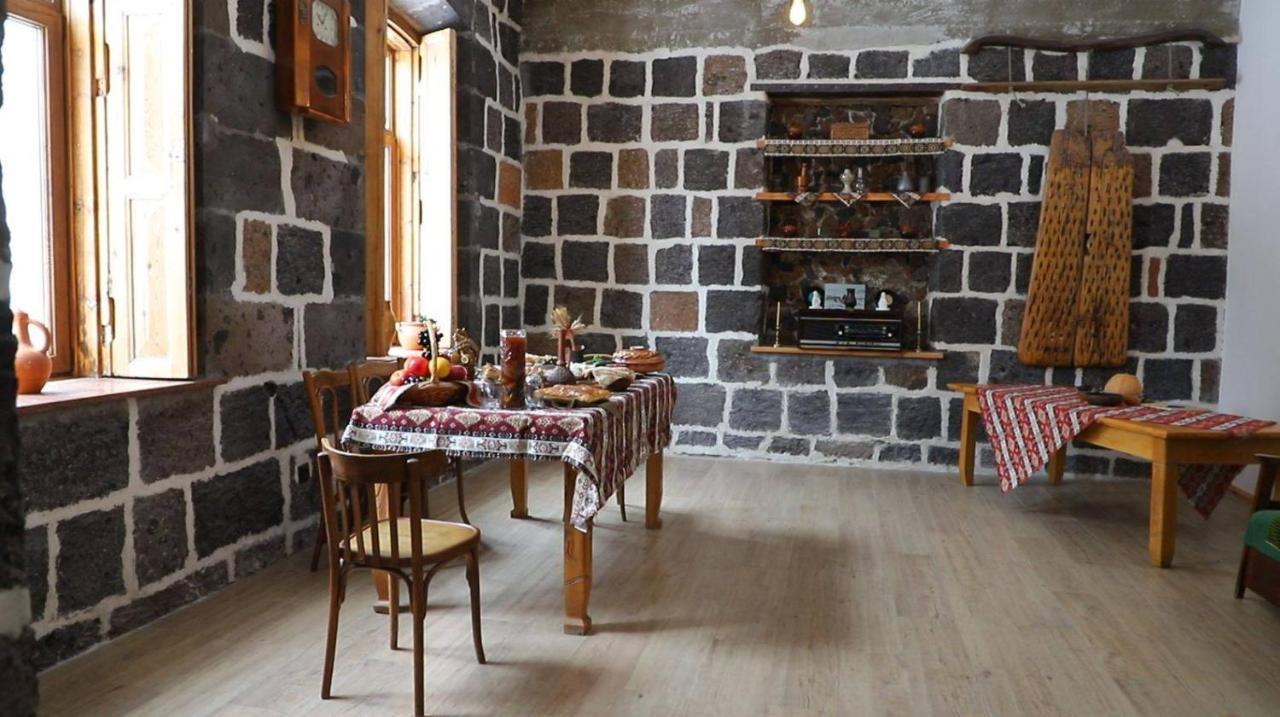 Guesthouse Emma Gyumri ภายนอก รูปภาพ